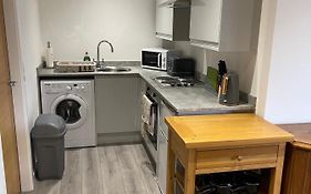 Lovely, Sleeps 8, Parking, Cafe Bars Shops Beach Train, Central Formby